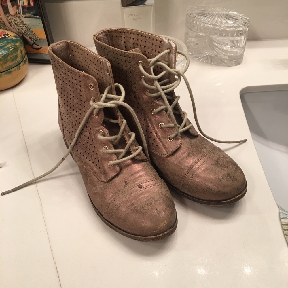 Low ride combat boots